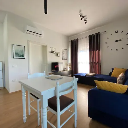 Cozy Apt In Mangalem21 Wifi/ac/netflix Apartment