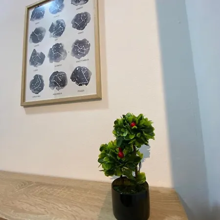 Cozy Apt In Mangalem21 Wifi/ac/netflix Tirana