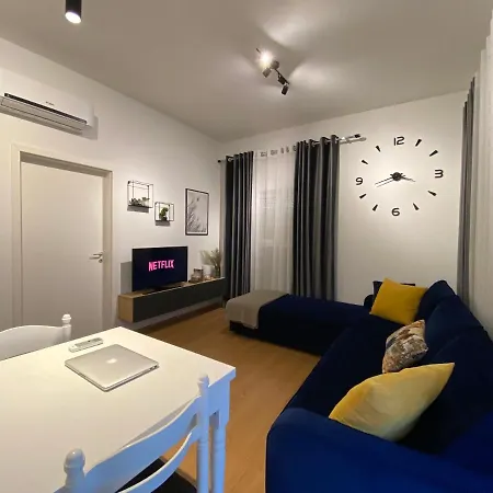 Apartment Cozy Apt In Mangalem21 Wifi/ac/netflix