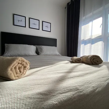 Cozy Apt In Mangalem21 Wifi/ac/netflix